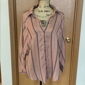 Daytrip bat wing button down blouse❤️